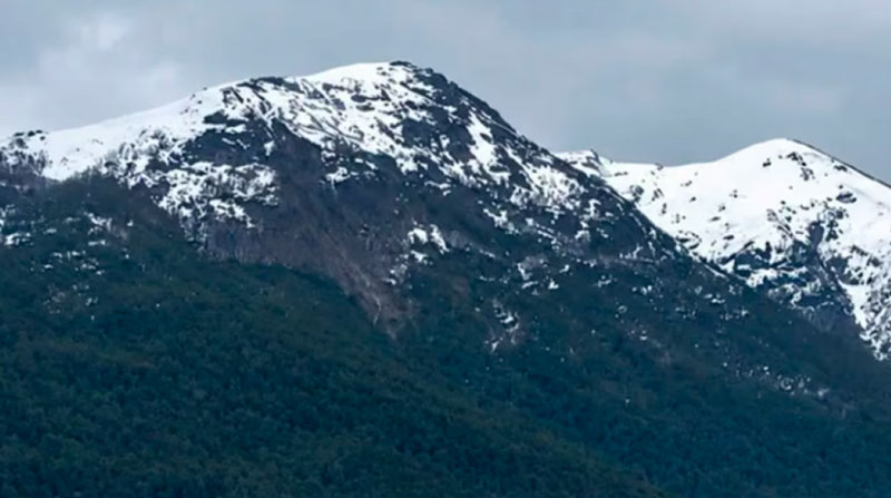 Derrumbe en el Cerro Macal: las intensas lluvias modificaron una ladera a las orillas del lago Nahuel Huapi